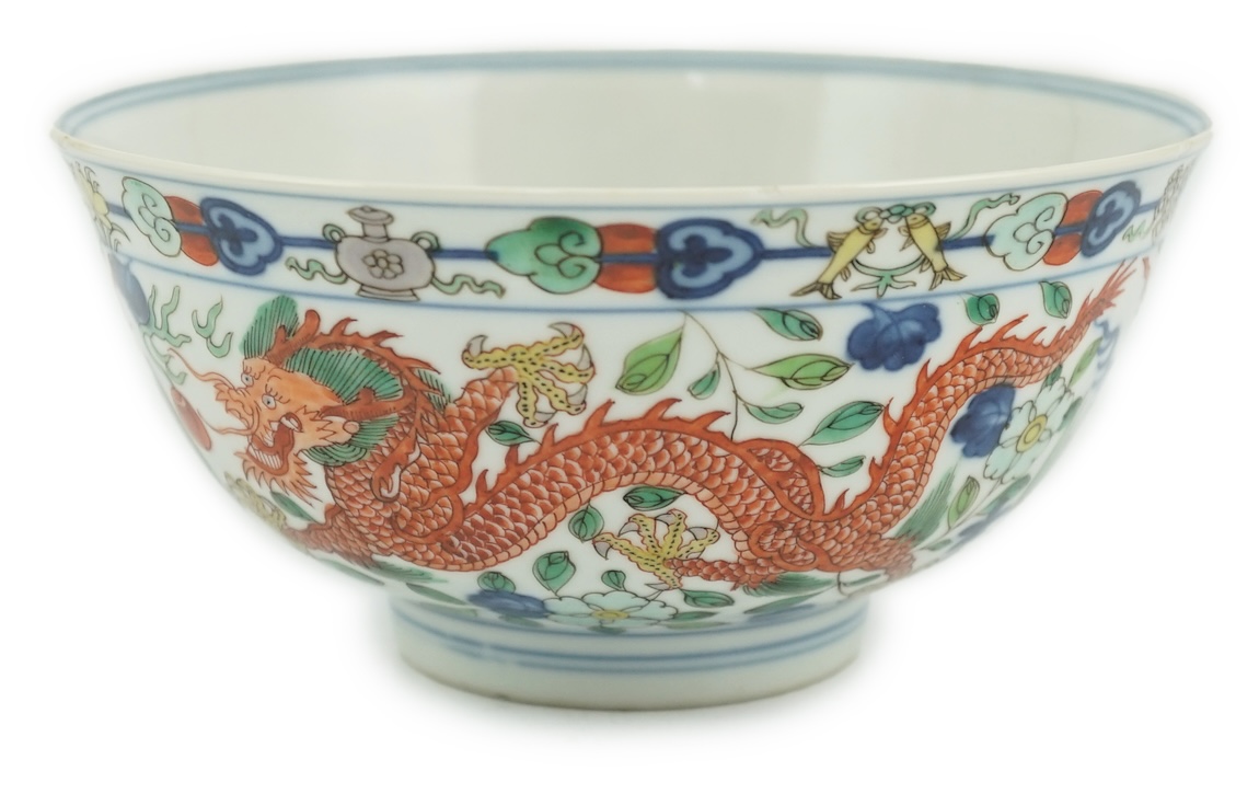 A Chinese wucai ‘dragon and phoenix’ bowl, early 20th century, diameter 15cm